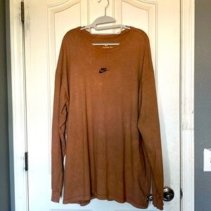 Nike Sportswear Premium Essential Men’s Long Sleeve T-Shirt